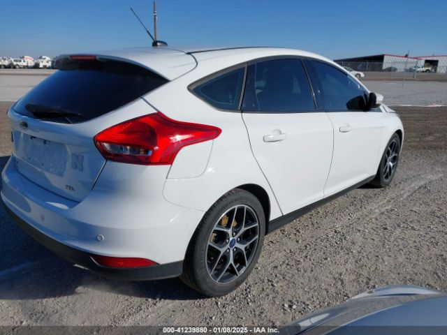 1FADP3M22JL204458 Ford FOCUS SEL