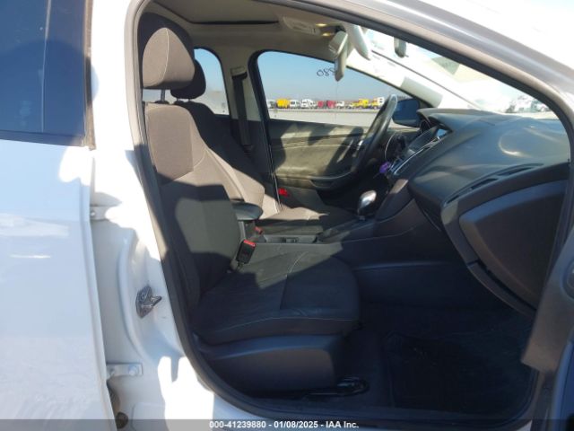 1FADP3M22JL204458 Ford FOCUS SEL
