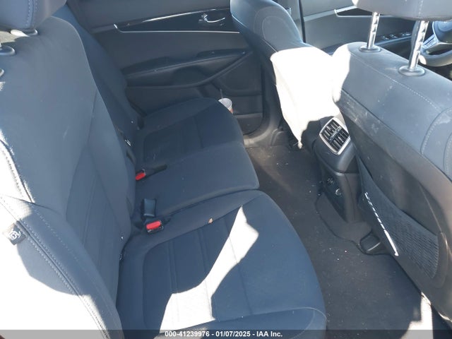 5XYPGDA3XKG437009 KIA Sorento 2.4l Lx