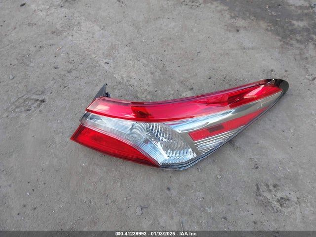 4T1B11HK8JU120586 Toyota CAMRY SE