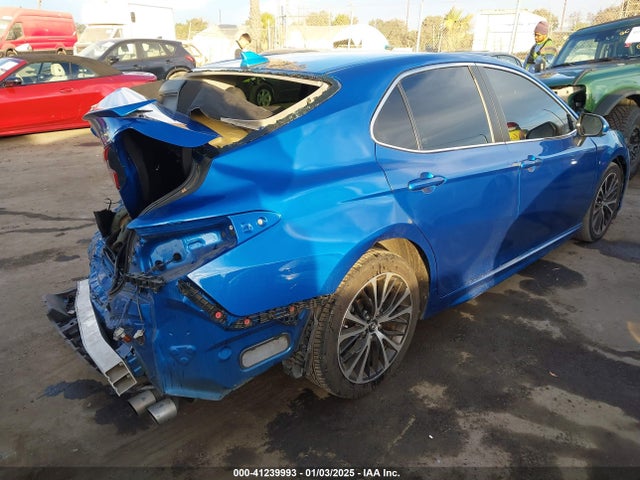 4T1B11HK8JU120586 Toyota CAMRY SE