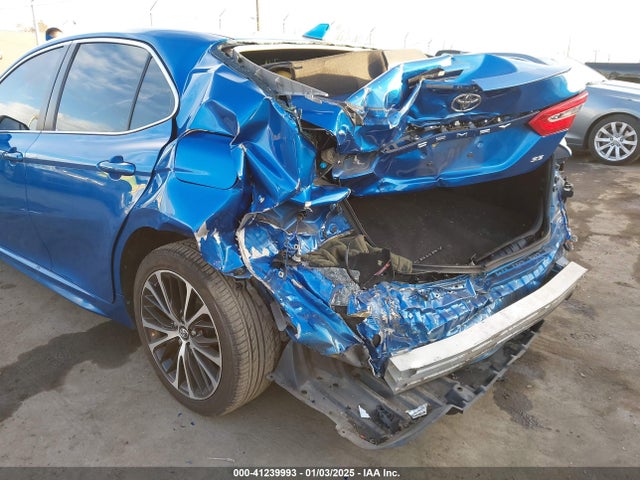 4T1B11HK8JU120586 Toyota CAMRY SE