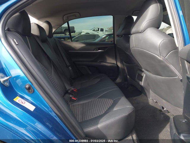 4T1B11HK8JU120586 Toyota CAMRY SE