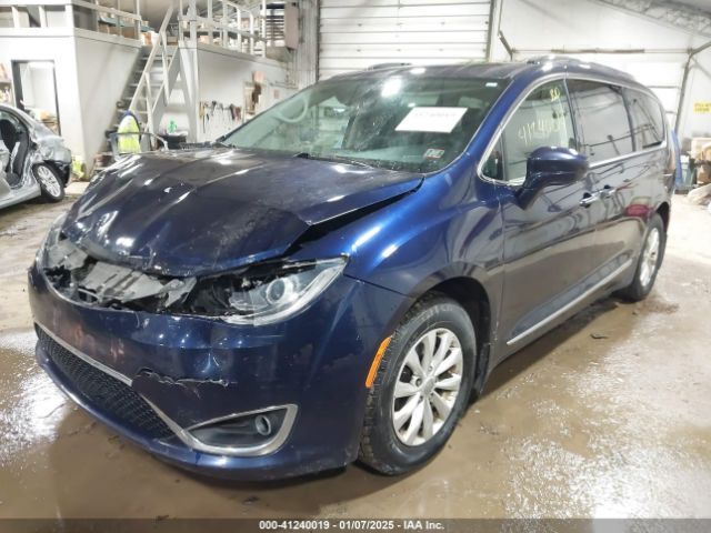 2C4RC1BG0JR261845 Chrysler Pacifica Touring L