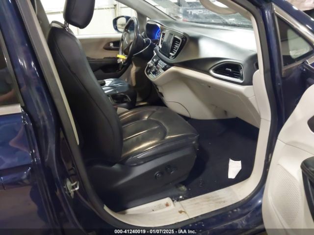 2C4RC1BG0JR261845 Chrysler Pacifica Touring L