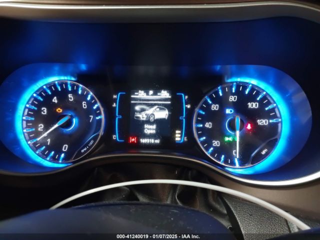 2C4RC1BG0JR261845 Chrysler Pacifica Touring L