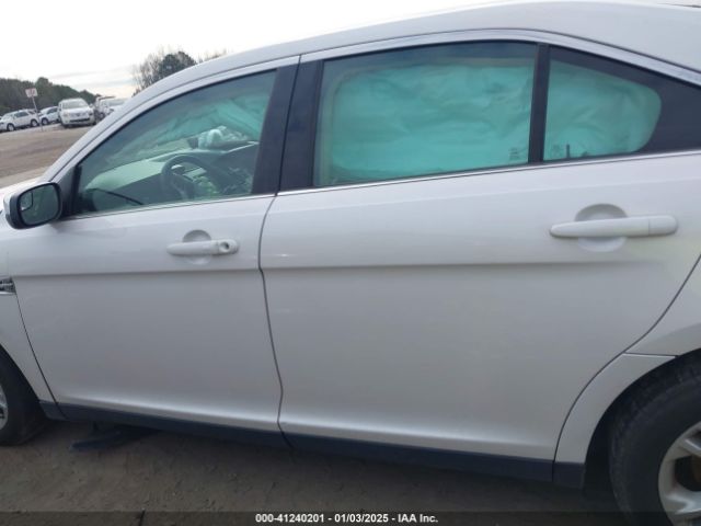 1FAHP2E82JG113133 Ford TAURUS SEL