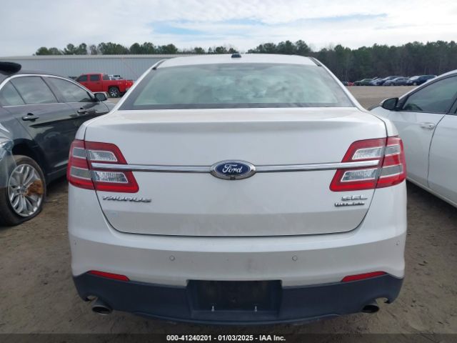1FAHP2E82JG113133 Ford TAURUS SEL