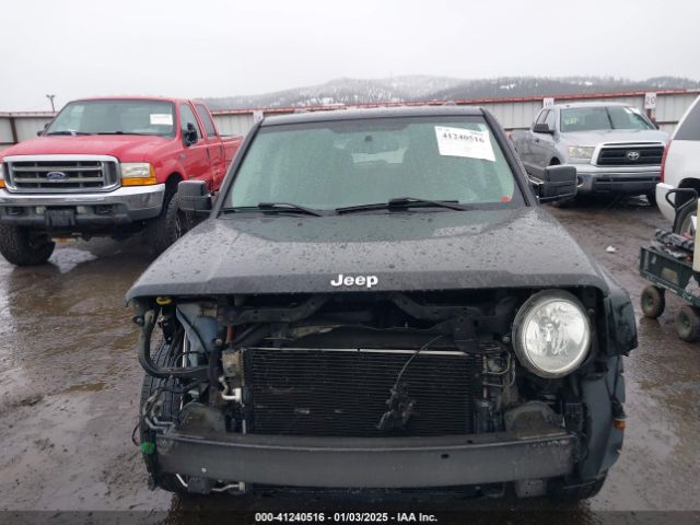 1C4NJPBB8HD161744 Jeep Patriot Sport Fwd