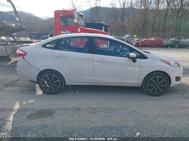 Ford FIESTA SE 2019 3FADP4BJ2KM144634 Image 13