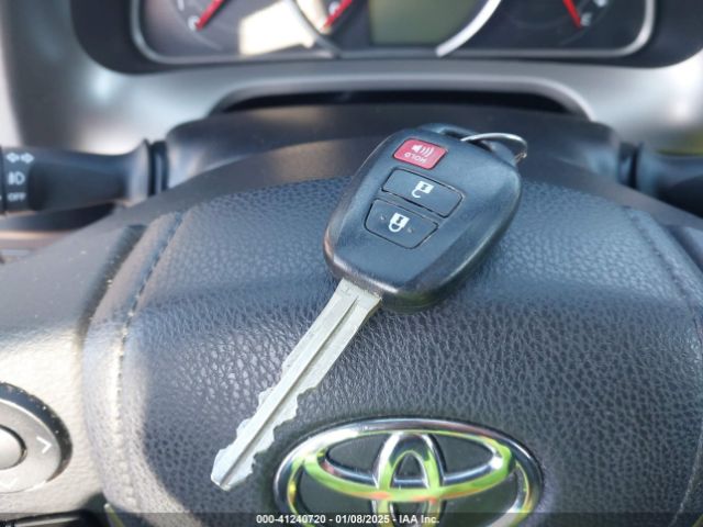 2T3WFREV8FW195738 Toyota Rav4 Xle