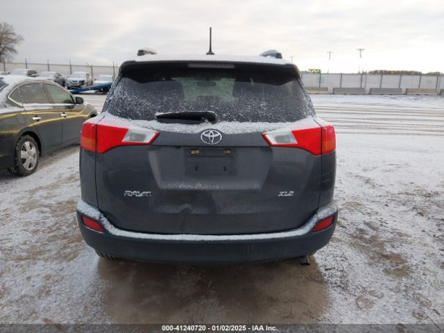 2T3WFREV8FW195738 Toyota Rav4 Xle