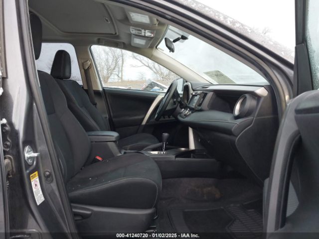 2T3WFREV8FW195738 Toyota Rav4 Xle