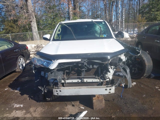 JTEZU5JR9E5068499 Toyota 4RUNNER SR5