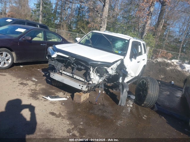 JTEZU5JR9E5068499 Toyota 4RUNNER SR5