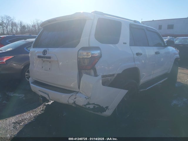 JTEZU5JR9E5068499 Toyota 4RUNNER SR5