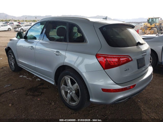 2011 AUDI Q5 WA1DKAFPXBA063247 Photo 2