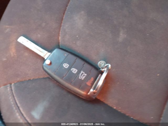 KNDJN2A29E7715195 KIA Soul