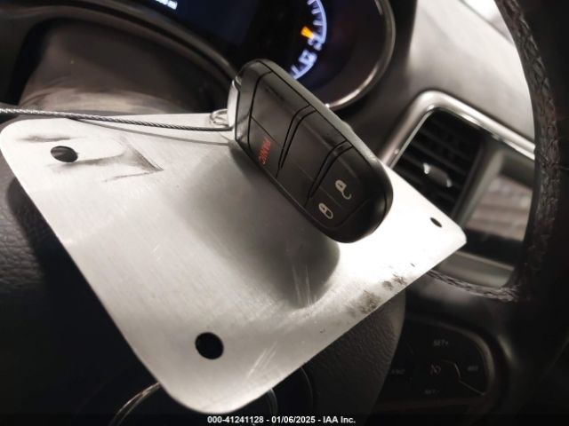 1C4RJFAG1KC648581 Jeep Grand Cherokee Laredo E 4x4