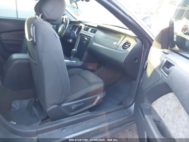 1ZVBP8EM2E5205938 Ford Mustang V6