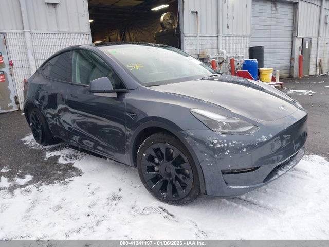 2023 TESLA MODEL Y 7SAYGDEE9PF756581 Photo 0