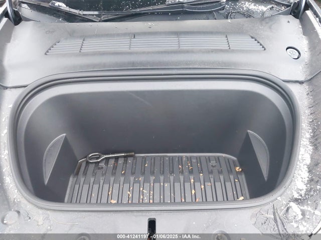 2023 TESLA MODEL Y 7SAYGDEE9PF756581 Photo 9