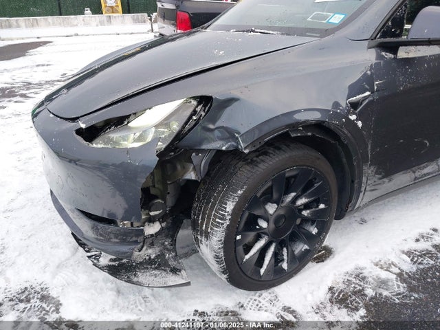 2023 TESLA MODEL Y 7SAYGDEE9PF756581 Photo 5