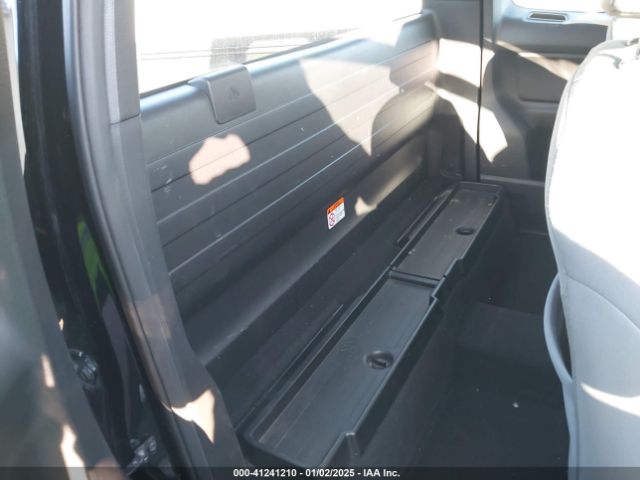 5TFRX5GN2HX092264 Toyota Tacoma Sr