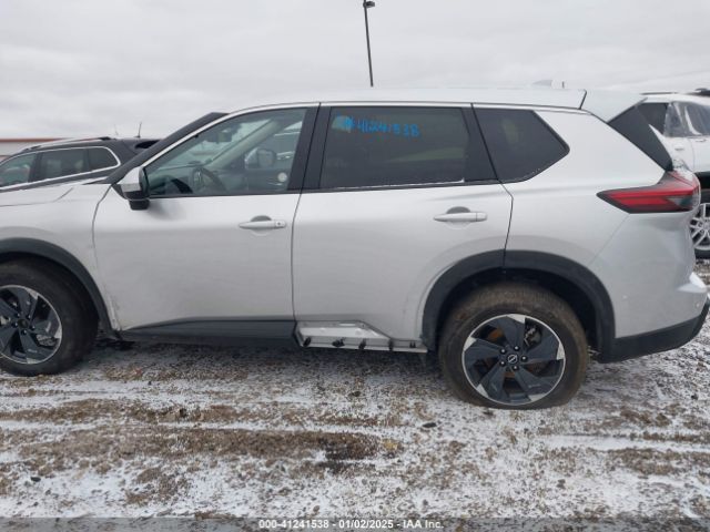 JN8BT3BB0RW421747 Nissan Rogue Sv Intelligent Awd