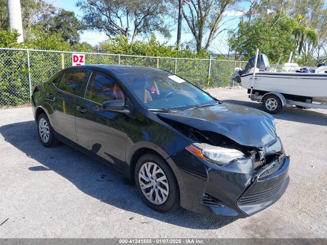41241555 :رقم المزاد ، 5YFBURHE6HP670476 vin ، 2017 Toyota Corolla Le مزاد بيع