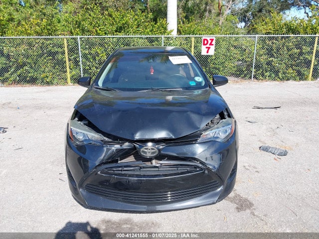 41241555 :رقم المزاد ، 5YFBURHE6HP670476 vin ، 2017 Toyota Corolla Le مزاد بيع