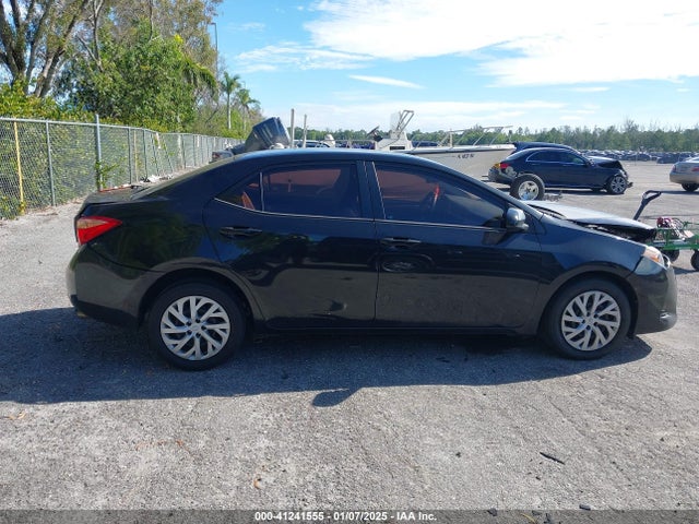 41241555 :رقم المزاد ، 5YFBURHE6HP670476 vin ، 2017 Toyota Corolla Le مزاد بيع