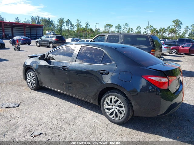 41241555 :رقم المزاد ، 5YFBURHE6HP670476 vin ، 2017 Toyota Corolla Le مزاد بيع