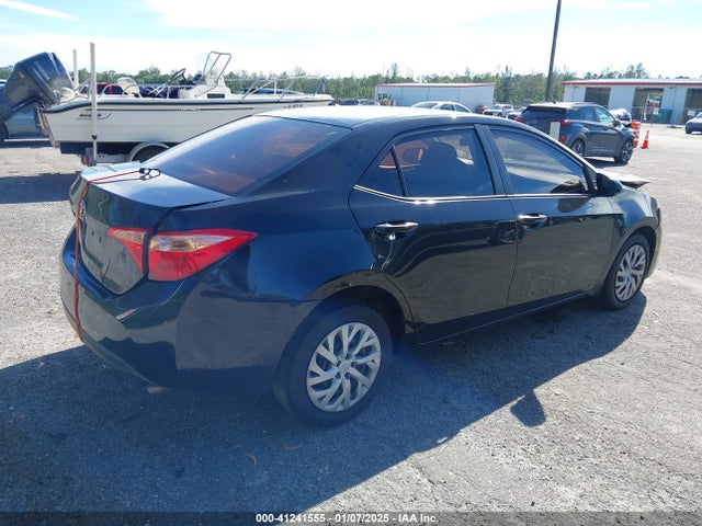 41241555 :رقم المزاد ، 5YFBURHE6HP670476 vin ، 2017 Toyota Corolla Le مزاد بيع