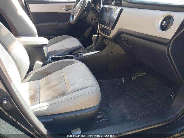 41241555 :رقم المزاد ، 5YFBURHE6HP670476 vin ، 2017 Toyota Corolla Le مزاد بيع