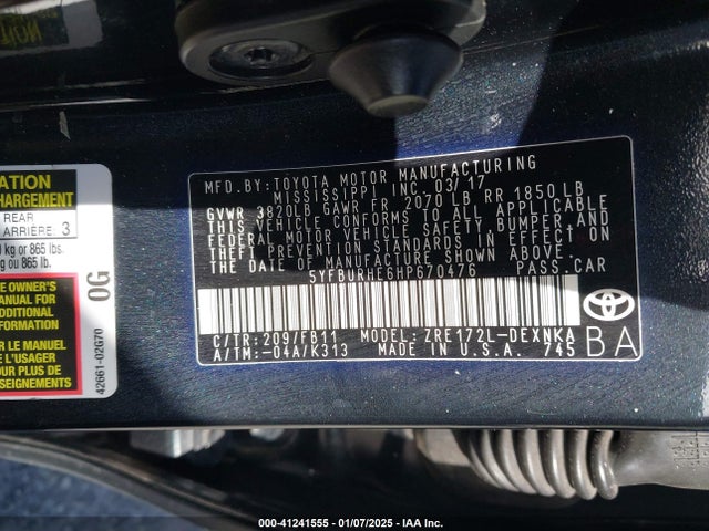 41241555 :رقم المزاد ، 5YFBURHE6HP670476 vin ، 2017 Toyota Corolla Le مزاد بيع