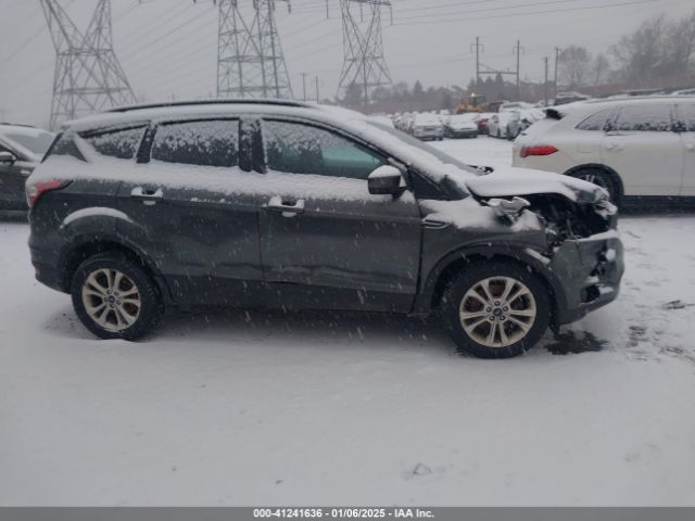 1FMCU9GD1JUD17175 Ford ESCAPE SE