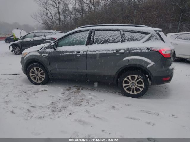 1FMCU9GD1JUD17175 Ford ESCAPE SE