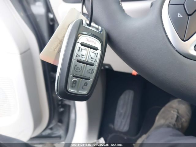 2C4RC1GG2PR577233 Chrysler Pacifica Limited