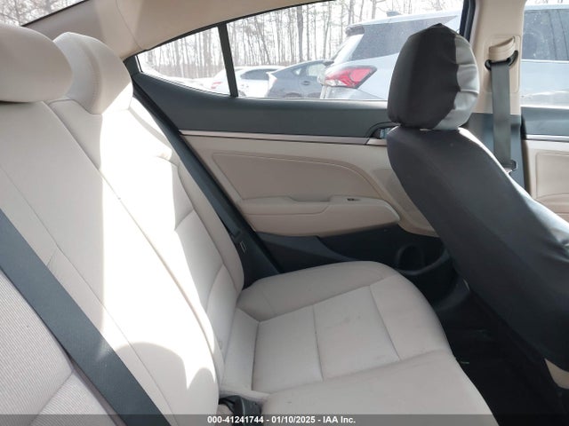 5NPD84LF9JH269460 Hyundai ELANTRA SEL