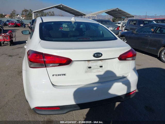 KIA FORTE LX 2017 3KPFK4A74HE043007 Image 17