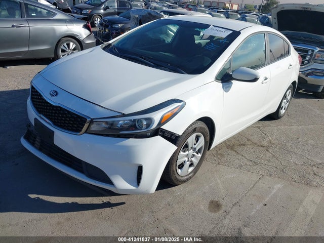 KIA FORTE LX 2017 3KPFK4A74HE043007 Image 2