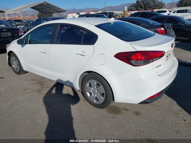KIA FORTE LX 2017 3KPFK4A74HE043007 Image 3
