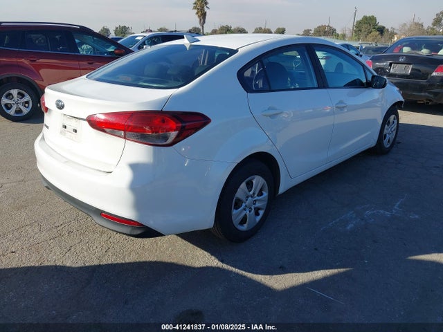 KIA FORTE LX 2017 3KPFK4A74HE043007 Image 4
