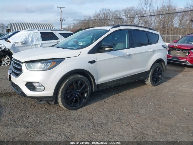 Ford Escape Titanium 2017 1FMCU9J98HUB56127 Image 2