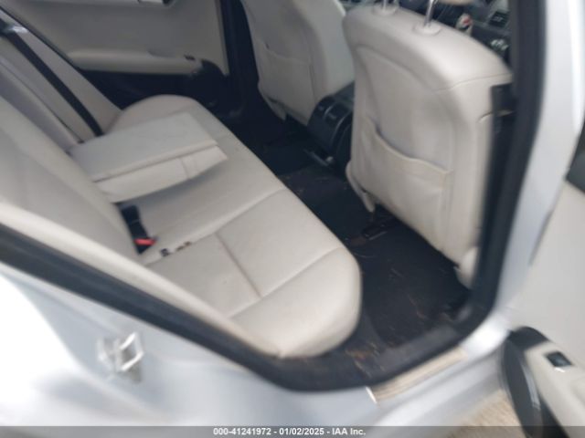 2010 MERCEDES-BENZ C-CLASS WDDGF8BB5AR126237 Photo 7