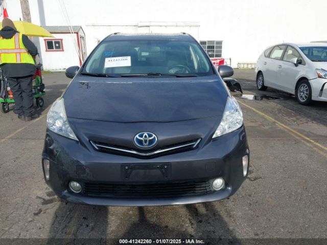 JTDZN3EU7EJ000925 Toyota Prius V Five