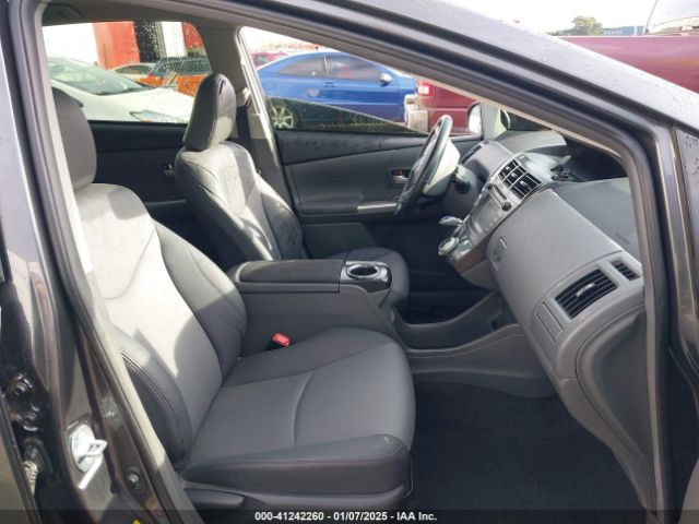 JTDZN3EU7EJ000925 Toyota Prius V Five