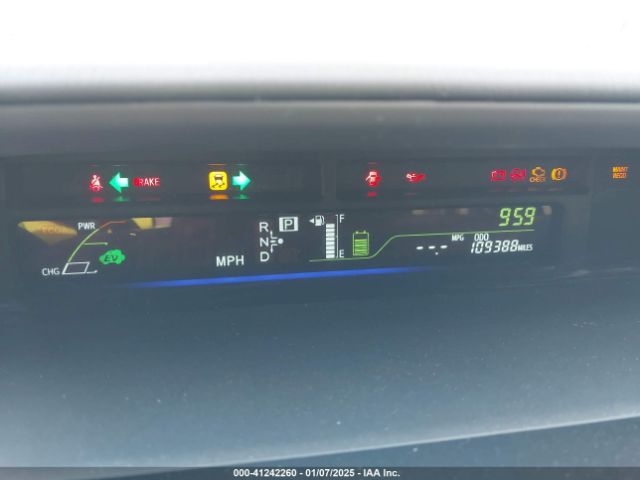 JTDZN3EU7EJ000925 Toyota Prius V Five