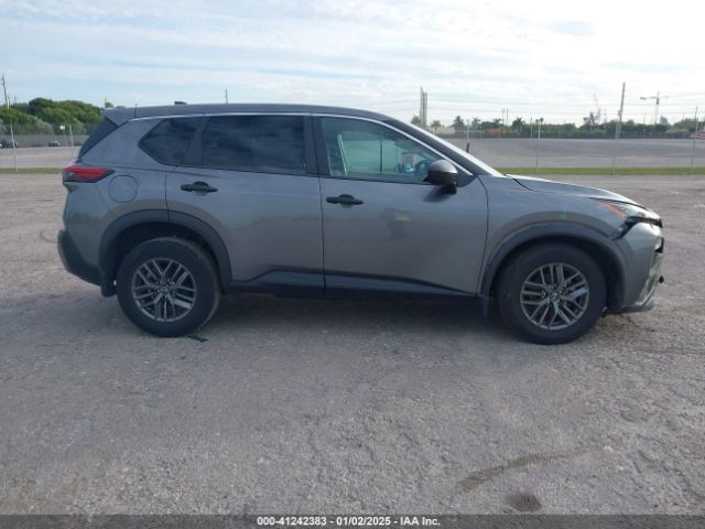 5N1BT3AA3NC683595 Nissan Rogue S Fwd